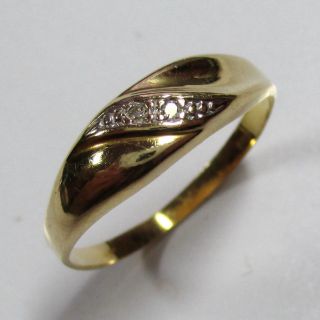 1311 - Dezenter Ring Aus Gelbgold 585 Mit Zwei Diamanten - - - Video - 1883 - Bild