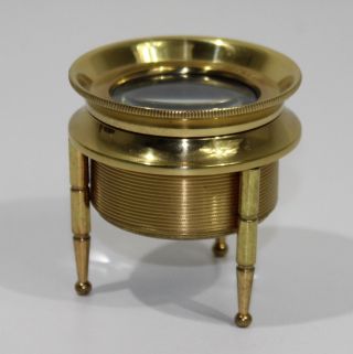 Dreibein Standlupe Messing - Nauticalia Mag X8 - Magnifier Bild
