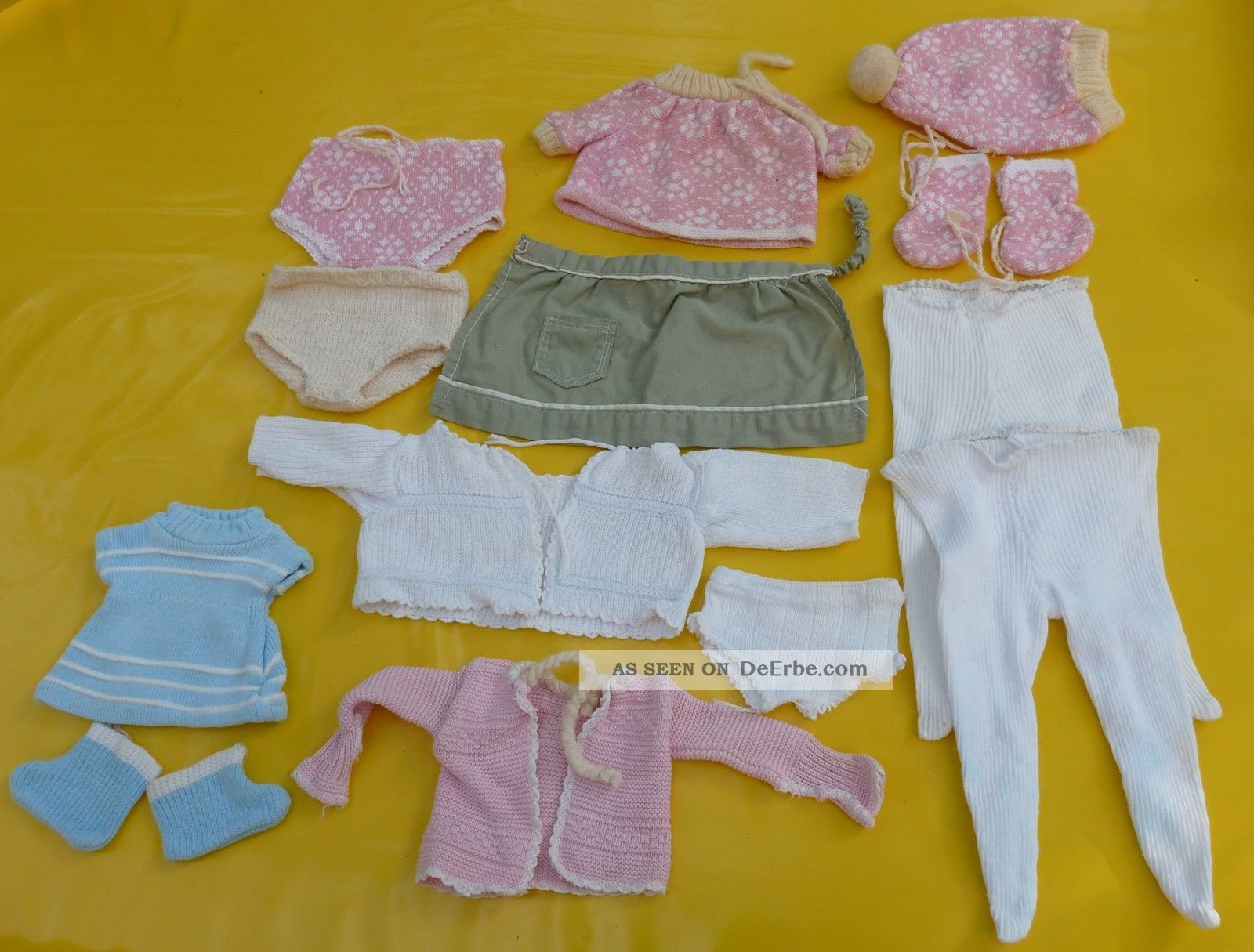 Konvolut Alte Puppenkleidung 50er Bis 70er Jahre Strick Strampler Vintage Original, gefertigt vor 1970 Bild