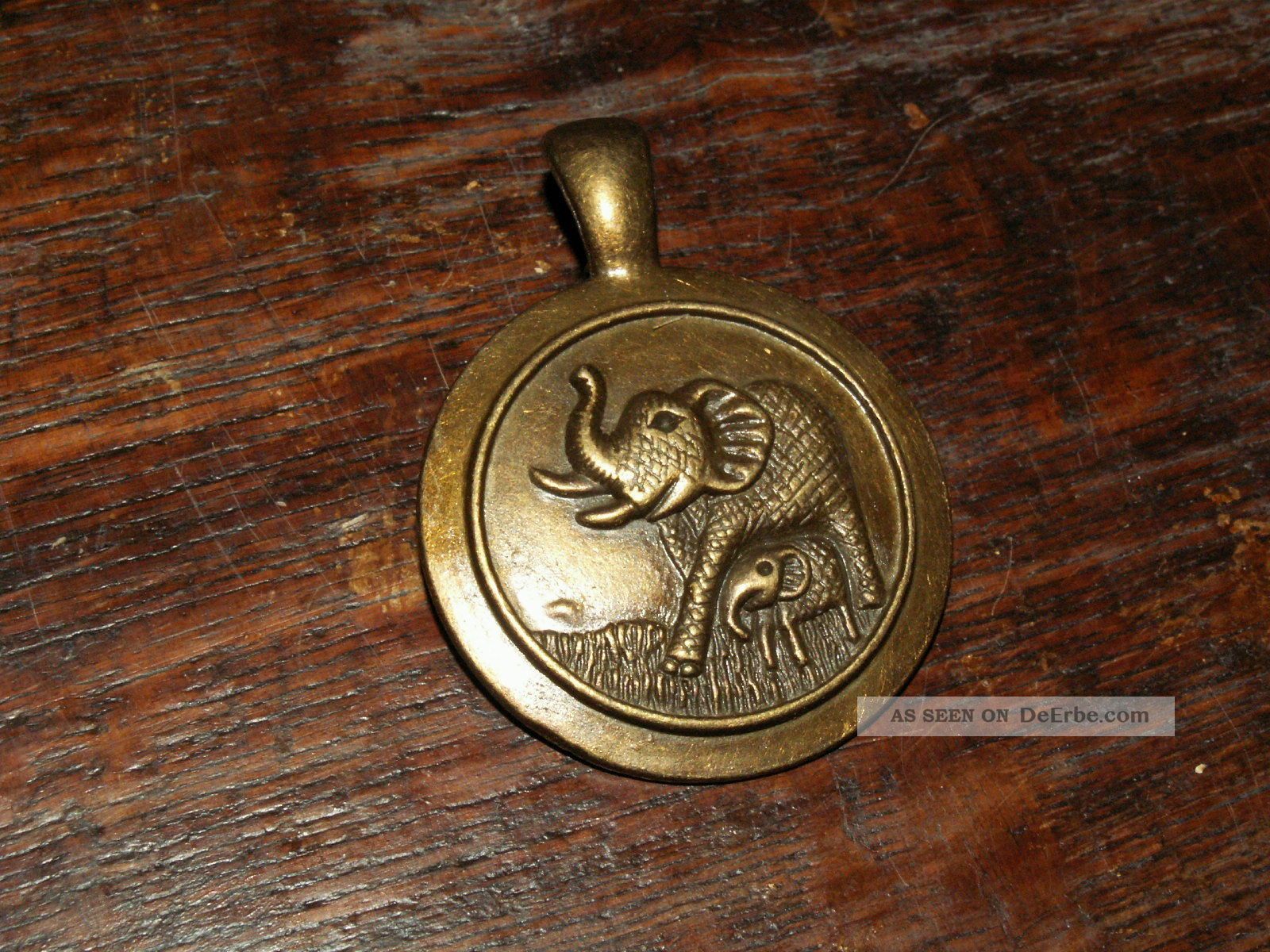 1 Großer Elefant Elefanten Elephant Anhänger Amulett Stärke Langes Leben Baby Entstehungszeit nach 1945 Bild