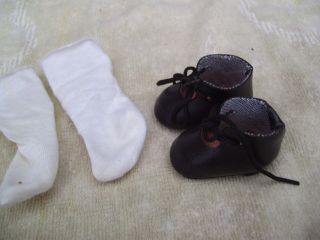 Alte Puppenkleidung Schuhe Vintage Black Laced Shoes Socks 40 Cm Doll 4 1/2 Cm Bild
