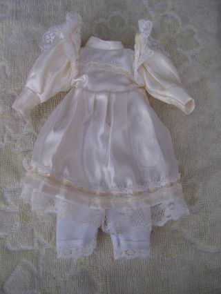 Alte Puppenkleidung Silky Creme Fine Dress Outfit Vintage Doll Clothes 20cm Girl Bild