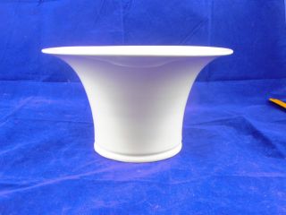 Kpm Vase / Blumentopf Weiß Trichterform 12 Cm Hoch 21 Cm Durchmesser Bild