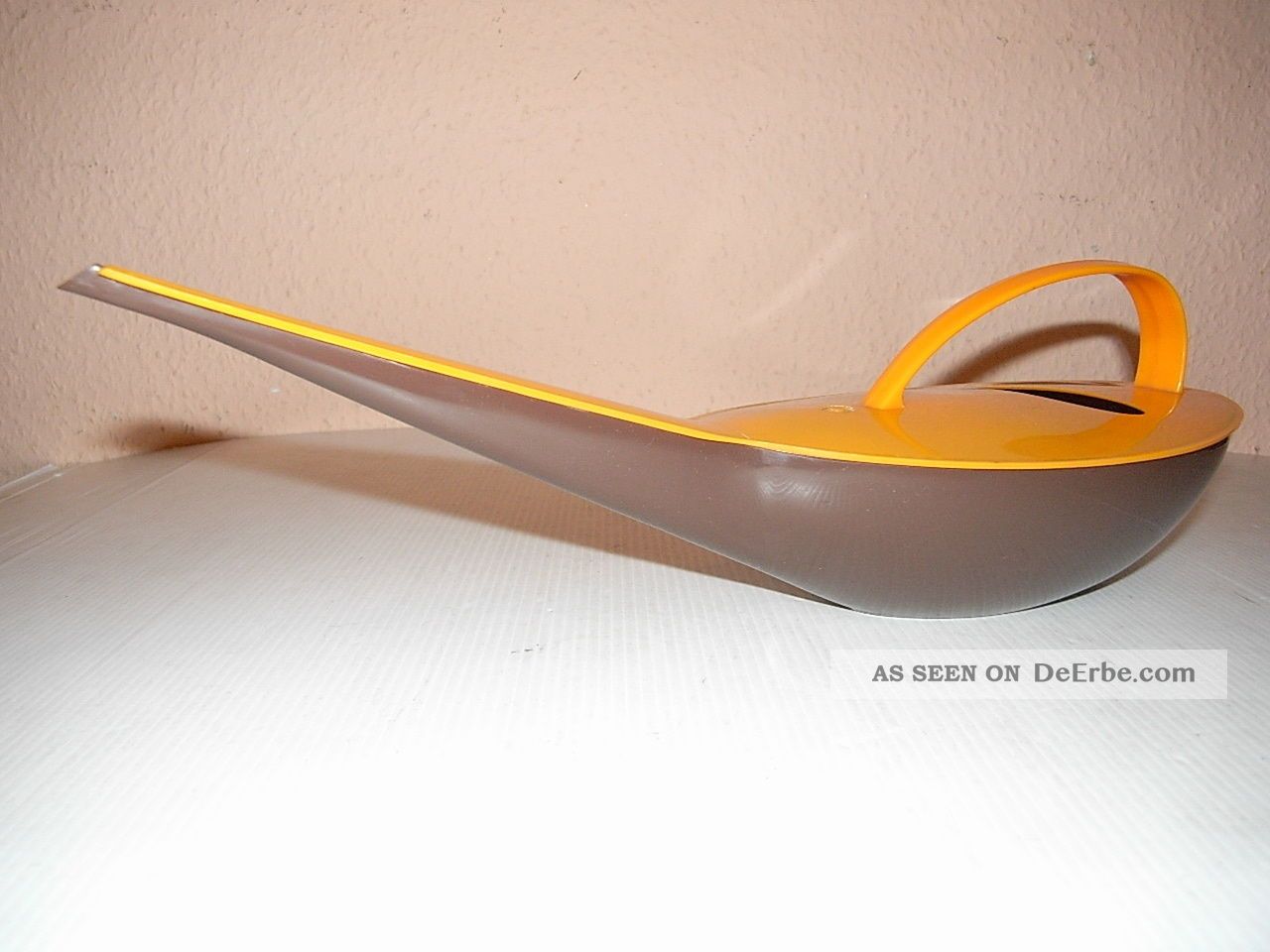 Ddr Design Gießkanne Aus Kunststoff Plastik Orange/braun Unbeschädigt