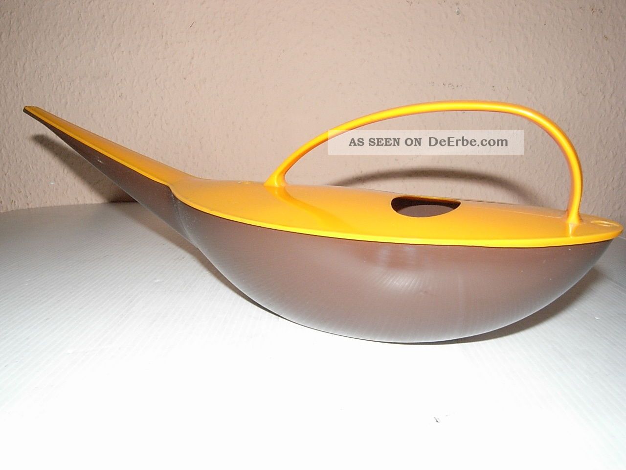Ddr Design Gießkanne Aus Kunststoff Plastik Orange/braun Unbeschädigt