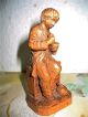 Skulptur Der Junge Assistent Apotheker Sehr Alte Handarbeit.  Holz Holzarbeiten Bild 1