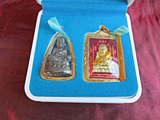 Wunderschönes Etui Mit 3 Amulette Von Luang Pho Thuad,  Sammlerstück,  Für Sammler. Bild