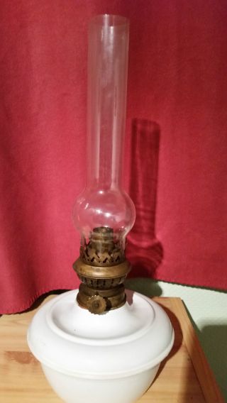 Alte Tisch Petroleumlampe,  Öllampe,  Porzellan/keramik Bild