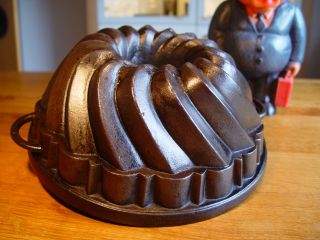 Bundt Pan Cake Cast Iron,  Cast Iron Bundt Cake,  Gugelhupf,  Backform,  Gusseisen Bild