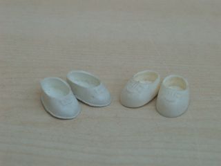 2 Paar Weiße Minischuhe,  2 Cm Bild