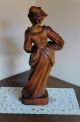 Holzfigur Holz Figur Frau Mit Korb Tracht Geschnitzt Trachten Mädchen Eine Sehr Holzarbeiten Bild 1