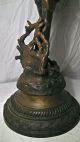 1 Von 2 Grosser Alter Kerzen Ständer Leuchter Bronze Signiert 4,  3 Kg 64 Cm Mann 1900-1949 Bild 6