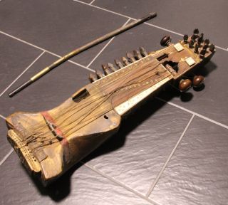 Schönes Altes Antikes Instrument (sarangi) Aus Tibet / Himalaya 70 Cm Hoch Bild