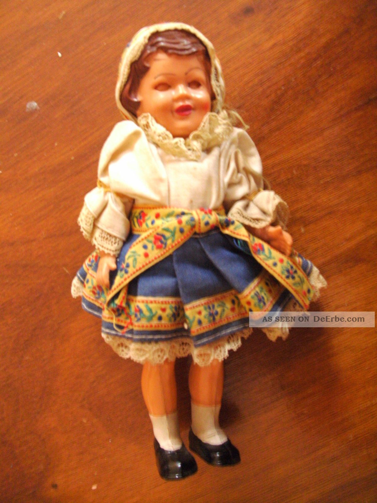 Kleines Kunststoff - Puppenstubenpüppchen Mit Schlafaugen 16 Cm Original, gefertigt vor 1970 Bild