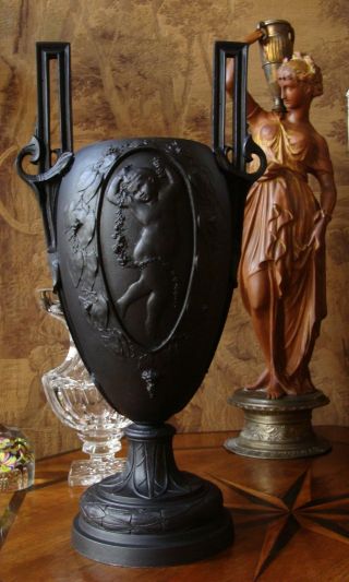 Große Vase Relief Putten Tanz Historismus Gründerzeit Amphore Feine Ornamentik Bild