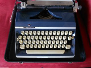 Schreibmaschine Triumpf Gabriele 35 - Dachbodenfund Bild