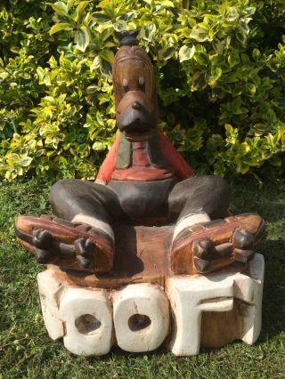 Sitzender Goofy Auf Rollschuhen,  Aus Holz - Farbig Staffiert - Disney Bild