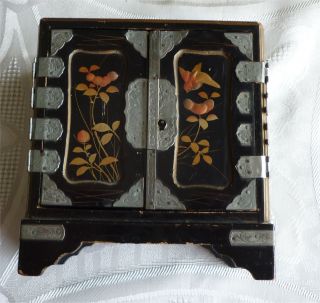 Antikes Japanisches Lackschränkchen - Rarität Bild