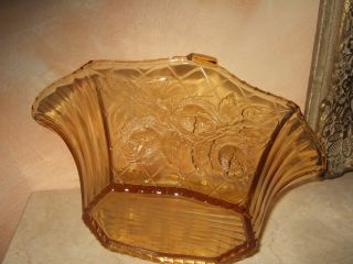 Dekorative Antike Gelbglas - Schüssel Mit Rosenmuster Bild