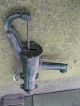 Pumpe Schwengelpumpe Handpumpe Wasserpumpe Gartenpumpe Original, vor 1960 gefertigt Bild 3