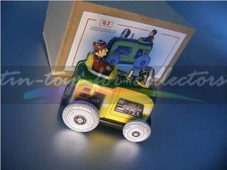 Kleiner Traktor In Größe Der Alten Penny Toys Der Jahrhundertwende Bild