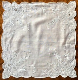Altes Weißes Taschentuch,  Wunderbar Bestickt. Bild