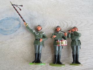 3 Soldaten Wehrmacht Musik 4 / Preiser Elastolin 7 Cm (top) Hausser Bild