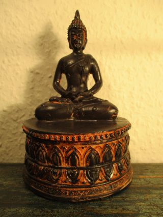 Dose Mit Deckel Sitzender Buddha Figur 14cm Schwarz Gießmasse Skulptur Feng Shui Bild