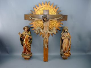 Kreuzigungsszene_wand Altar_gemarkt_um 1930_altar_figuren_jesus_maria_johannes Bild