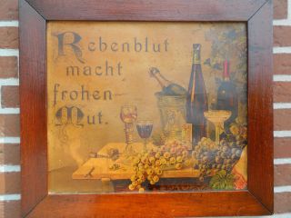 Rebenblut Macht Frohen Mut.  Altes Bild Mit Altem Holzrahmen 1910 / 1920 Bild