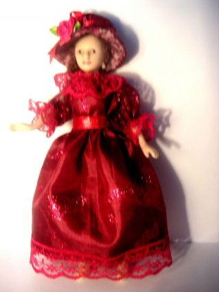 Rotes Taftkleid,  Hut Für Puppe,  Modeladen,  Puppenstube 1:12 Bild