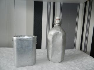 Alte Aluflasche Bügelflasche Mit Bügelverschluss Alufalsche Und Alu Becher Bild