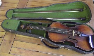 Antike Geige Im Koffer Mit 2 Bögen,  Dunkelbraun,  Uralt Bild