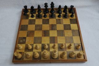 Altes Holz - Schachspiel Klapp - Brett = Schatulle /das Holz Ist Pflegebedürftig Bild