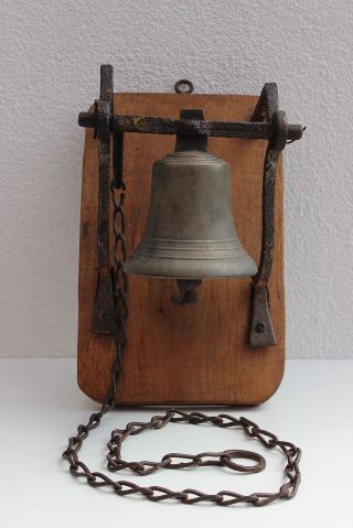 Hof - Glocke Mit AufhÄngung Und Kette - 19 Jhdt - Bild