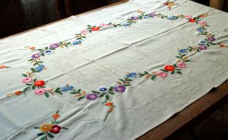 Wunderschöne Tischdecke - Bestickt - Reine Handarbeit - Antik Bild