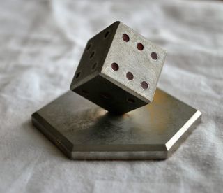 Briefbeschwerer Aus Metall - Metall - Würfel Handarbeit - Deco - Sammlerobjekt Bild