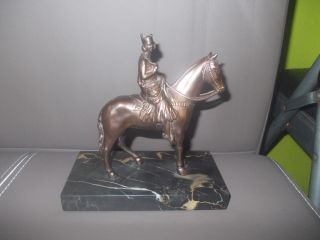 Pferd Mit Reiterin Metall Bronze Bild