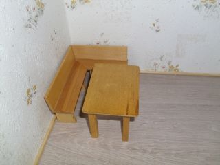 ältere Sitzbank /eckbank,  Tisch Aus Holz Für Puppenstube/puppenküche 1:12 Bild