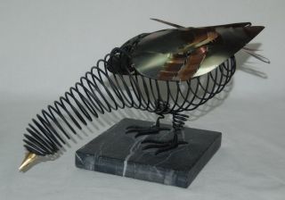 Drahtvogel Auf Marmor - Sockel - Taube - Draht Vogel Skulptur Bild