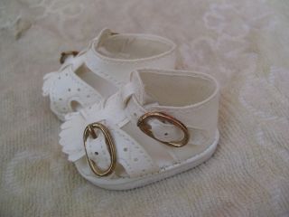 Alte Puppenkleidung Schuhe Vintage White Lashed Sandal Shoes 45cm Doll 6 Cm Bild