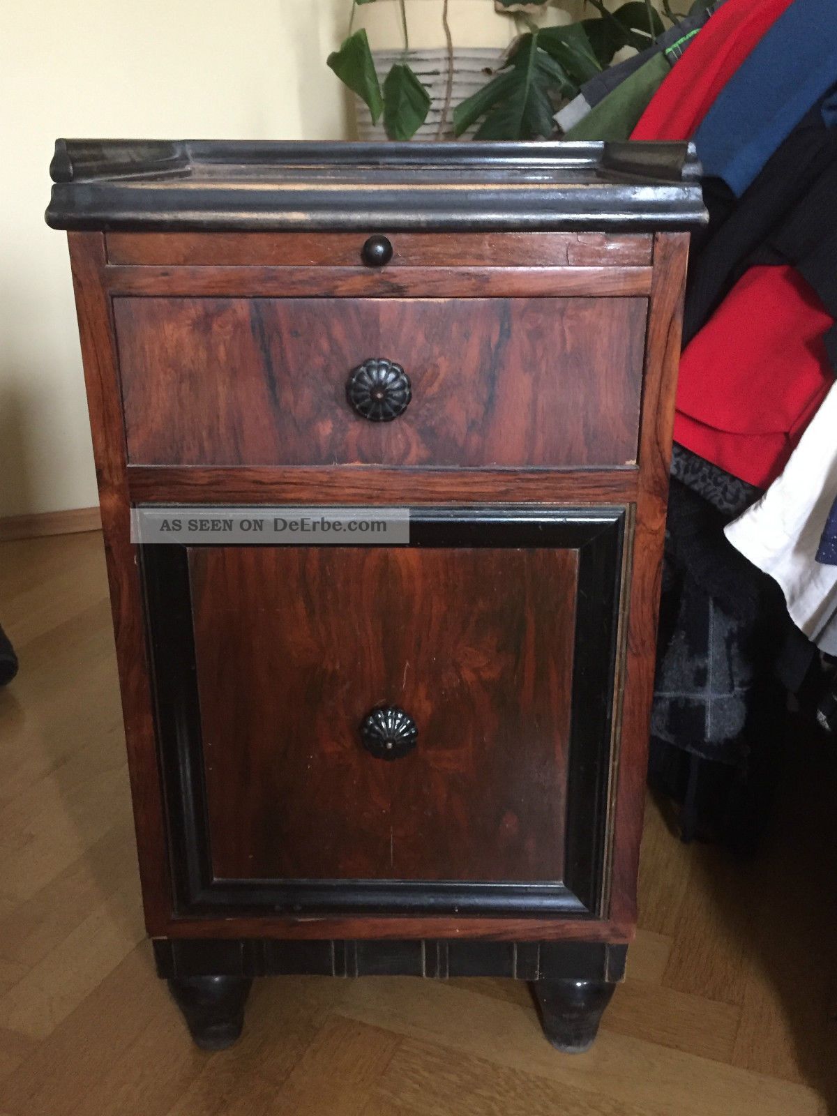 2 X Nachtschränkchen,  Nachtkästchen,  Nachtschrank,  Beistelltisch,  Kleine Kommode Antike Originale vor 1945 Bild