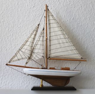 Segelyacht Modell 33x35cm Weiß - Natur Edles Holz Und Textilsegel Boot Schiff Bild