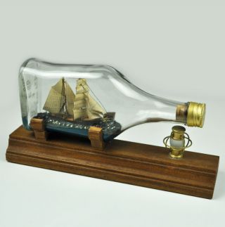 Buddelschiff - Segelschiff In Flasche Mit Kleiner Petroleumlampe - Vintage Bild