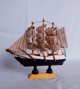 Segelschiff Modell Großsegler,  Windjammer 13 Cm Hoch Und Lang Bild