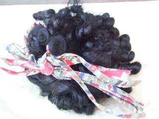 Alte Puppenteile Schwarze Locken Haar Perücke Vintage Doll Hair Wig 45 Cm Girl Bild