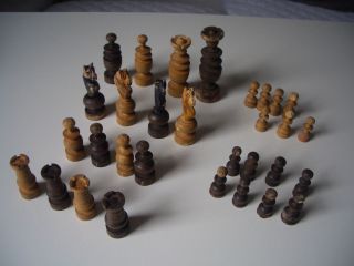 Altes Schachspiel,  Figuren Hartholz,  Schach Schachfiguren Holzkiste Bild