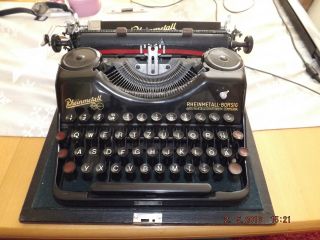 Alte Schreibmaschine Um 1945 Im Koffer Bild