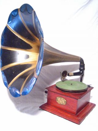 Uraltes Trichter Grammophon,  Veni Vidi Vici Soundbox,  Ca.  1920er Jahre Bild