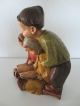 Achatit - Naturstein Handarbeit Kindergruppe - 2 Jungen & 1 MÄdchen Lesend 1950-1999 Bild 7